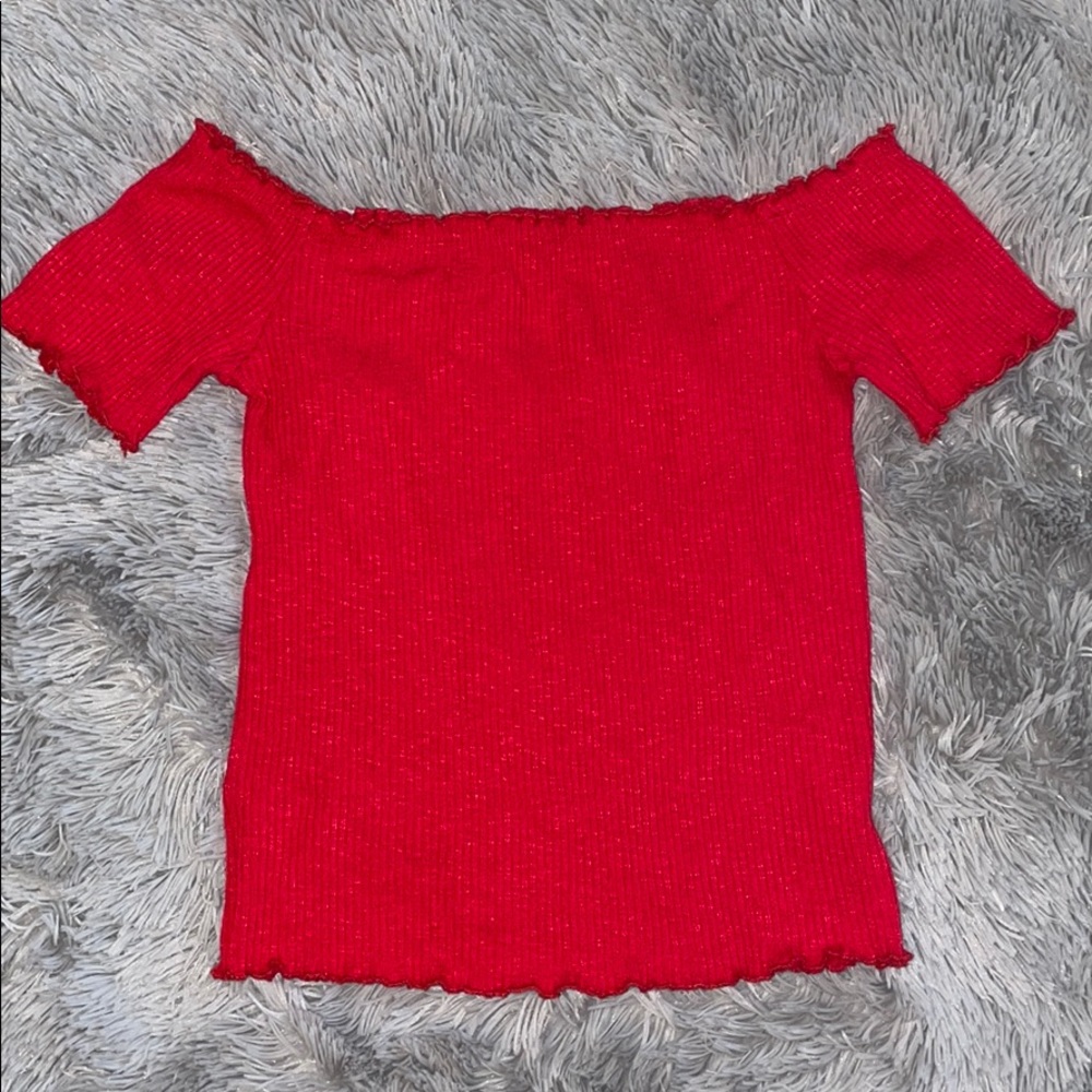 Red top - Picture 2 of 4